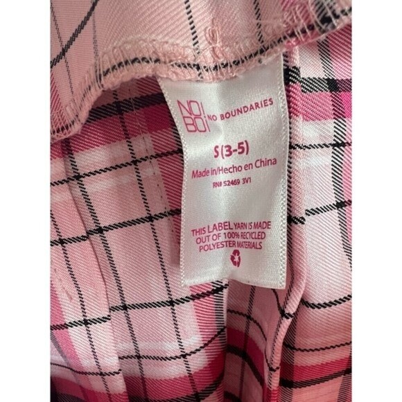 No Boundaries Heartbreak pleated check mini skirt in pink. Size S. - Picture 4 of 9